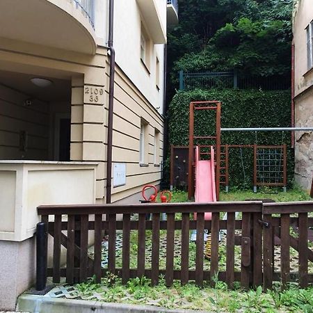 Apartman 46M2 S Balkonem V Lazenskem Centru Karlovy Vary Exterior photo