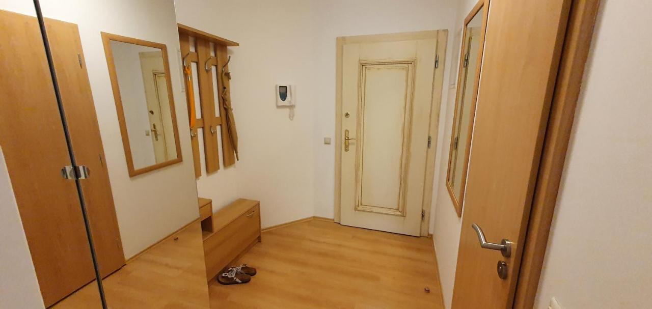 Apartman 46M2 S Balkonem V Lazenskem Centru Karlovy Vary Exterior photo